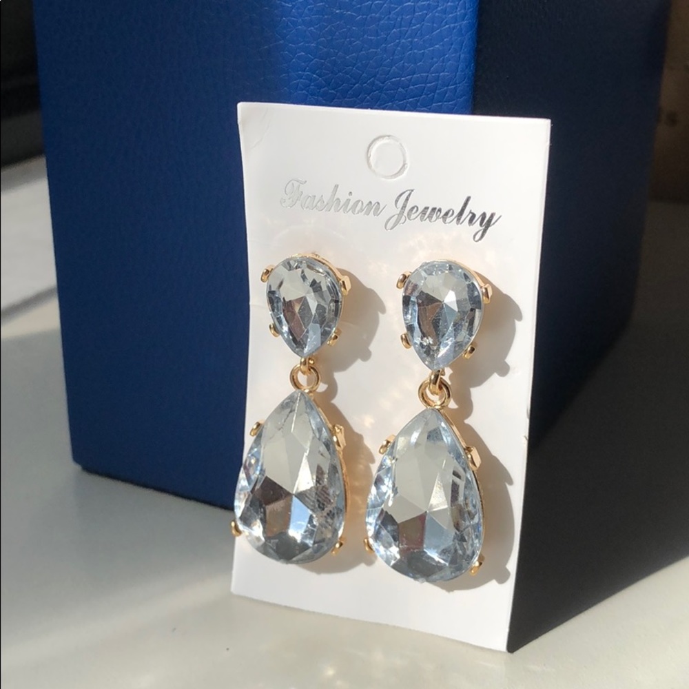 NWT! Crystal Drop Earrings